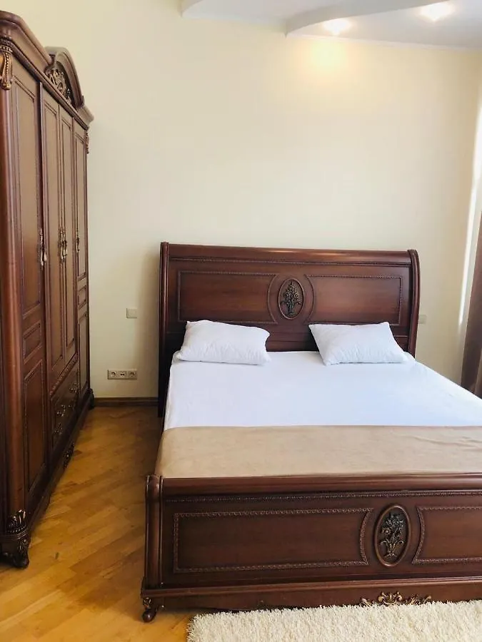 Amazing View Of Khreshchatyk! Kijev Apartman