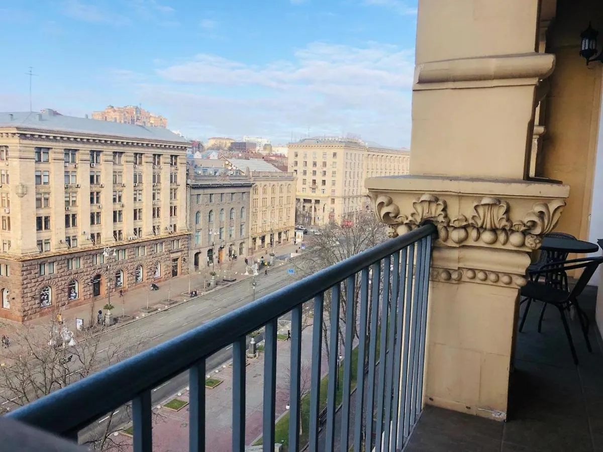 Lägenhet Amazing View Of Khreshchatyk! Kiev